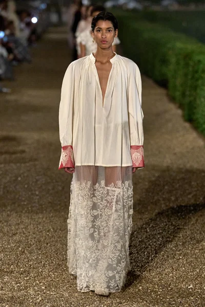 Look 50